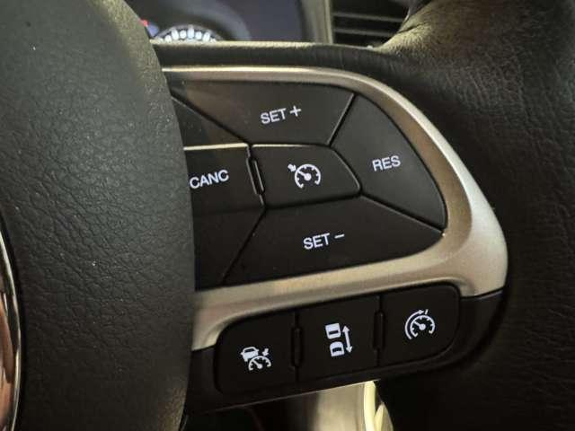 ジープ・レネゲード リミテッド 認定中古車 1オーナー ドラレコ TVチューナー禁煙車 18か月距離無制限保証 レザーシート シートヒーター ハンドルヒーター(14枚目)