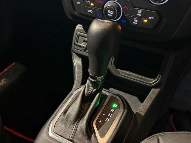 ジープ・レネゲード リミテッド 認定中古車 1オーナー ドラレコ TVチューナー禁煙車 18か月距離無制限保証 レザーシート シートヒーター ハンドルヒーター(18枚目)