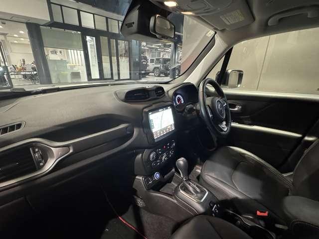 ジープ・レネゲード リミテッド 認定中古車 1オーナー ドラレコ TVチューナー禁煙車 18か月距離無制限保証 レザーシート シートヒーター ハンドルヒーター(20枚目)