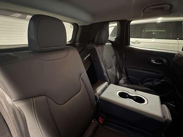 ジープ・レネゲード リミテッド 認定中古車 1オーナー ドラレコ TVチューナー禁煙車 18か月距離無制限保証 レザーシート シートヒーター ハンドルヒーター(22枚目)