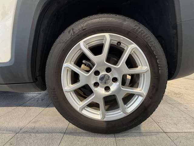 ジープ・レネゲード リミテッド 認定中古車 1オーナー ドラレコ TVチューナー禁煙車 18か月距離無制限保証 レザーシート シートヒーター ハンドルヒーター(27枚目)