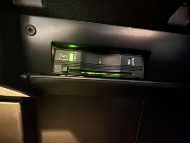 ジープ・レネゲード リミテッド 認定中古車 1オーナー ドラレコ TVチューナー禁煙車 18か月距離無制限保証 レザーシート シートヒーター ハンドルヒーター(28枚目)