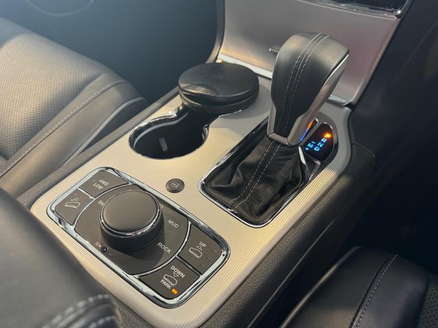 ジープ・グランドチェロキー サミット 認定中古車 ワンオーナー ドライブレコーダー 禁煙車 地デジ アップルカープレー ETC2.0 サンルーフ シートヒーター ハンドルヒーター(20枚目)