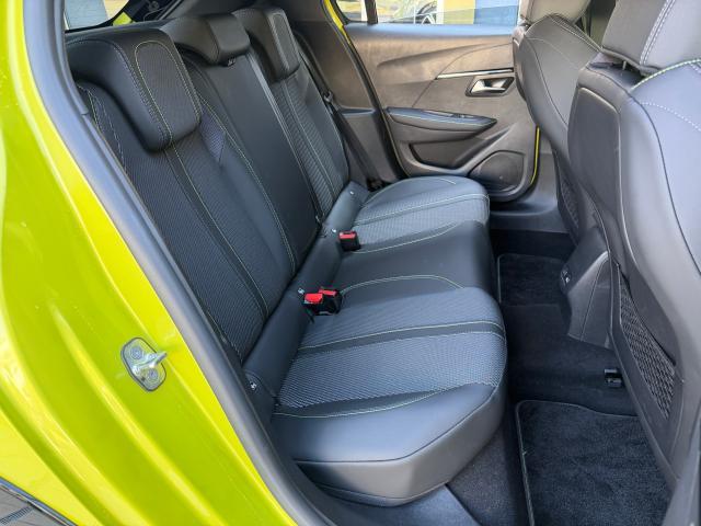 208 GT 新車保証継承 ドライブレコーダー フロント/サイド/バックソナー ワイドバックアイカメラ LEDヘッドライト インテリジェントハイビーム ファブリック&テップレザーシート フロントシートヒーター タッ(4枚目)