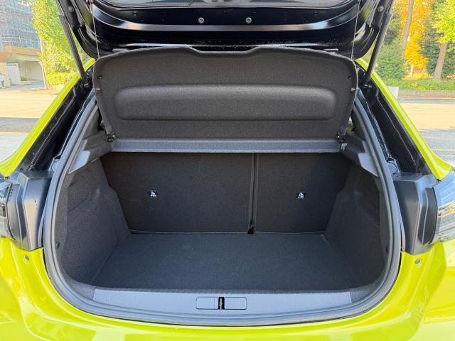 208 GT 新車保証継承 ドライブレコーダー フロント/サイド/バックソナー ワイドバックアイカメラ LEDヘッドライト インテリジェントハイビーム ファブリック&テップレザーシート フロントシートヒーター タッ(5枚目)