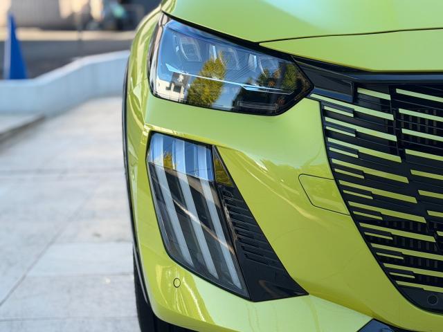 208 GT 新車保証継承 ドライブレコーダー フロント/サイド/バックソナー ワイドバックアイカメラ LEDヘッドライト インテリジェントハイビーム ファブリック&テップレザーシート フロントシートヒーター タッ(7枚目)