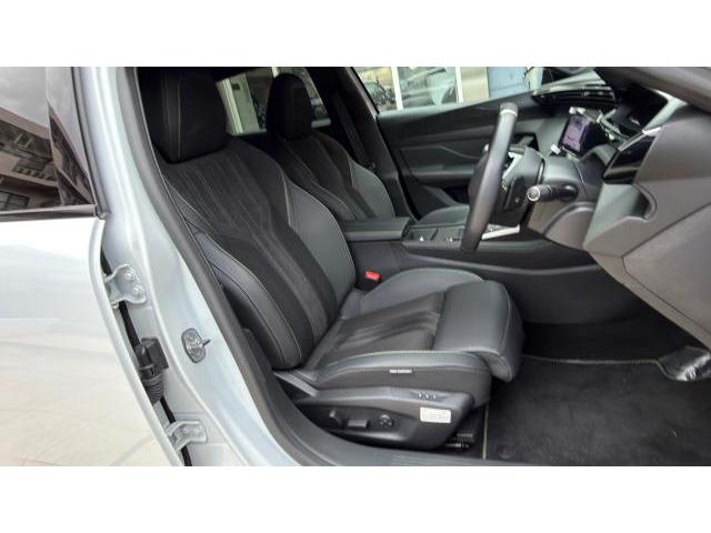 308 GTハイブリッド スペシャルエディション 限定80台 プラグインハイブリッドモデル コネクテッドナビゲーション 10インチタッチスクリーン スマートフォンリンク 360度バックカメラ アダプティブクルーズコントロール ETC車載器 ドライブレ(4枚目)