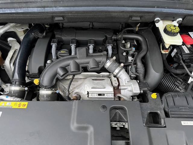 グランドC4 ピカソ エクスクルーシブ ワンオーナー/パワーバックドア/純正ナビ/全周囲カメラ/ガラスルーフ/ソナー/レーンアシスト/禁煙(13枚目)