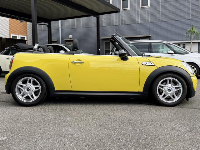 ＭＩＮＩ クーパーＳ　コンバーチブル　６速ＭＴ車／純正１６インチ／シートヒーター／ＥＴＣ／禁煙（11枚目）