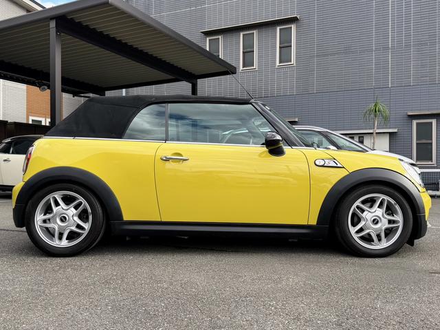 ＭＩＮＩ クーパーＳ　コンバーチブル　６速ＭＴ車／純正１６インチ／シートヒーター／ＥＴＣ／禁煙（12枚目）
