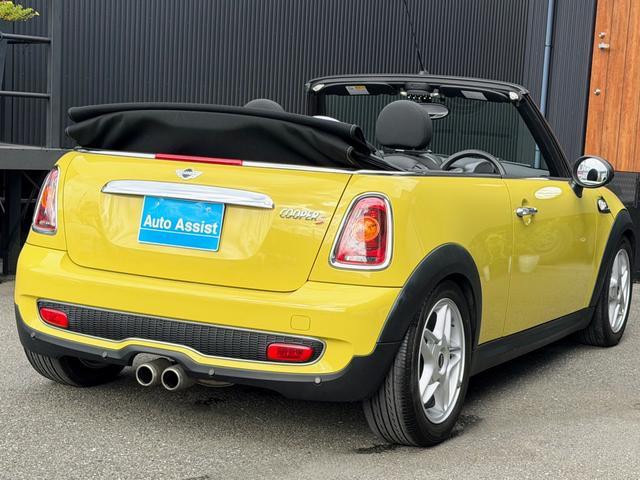 ＭＩＮＩ クーパーＳ　コンバーチブル　６速ＭＴ車／純正１６インチ／シートヒーター／ＥＴＣ／禁煙（13枚目）