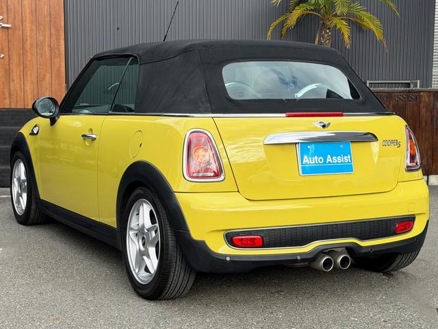 ＭＩＮＩ クーパーＳ　コンバーチブル　６速ＭＴ車／純正１６インチ／シートヒーター／ＥＴＣ／禁煙（18枚目）