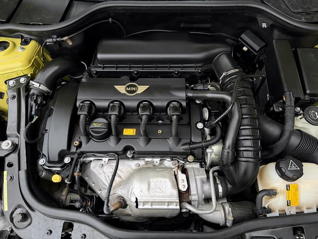 ＭＩＮＩ クーパーＳ　コンバーチブル　６速ＭＴ車／純正１６インチ／シートヒーター／ＥＴＣ／禁煙（20枚目）