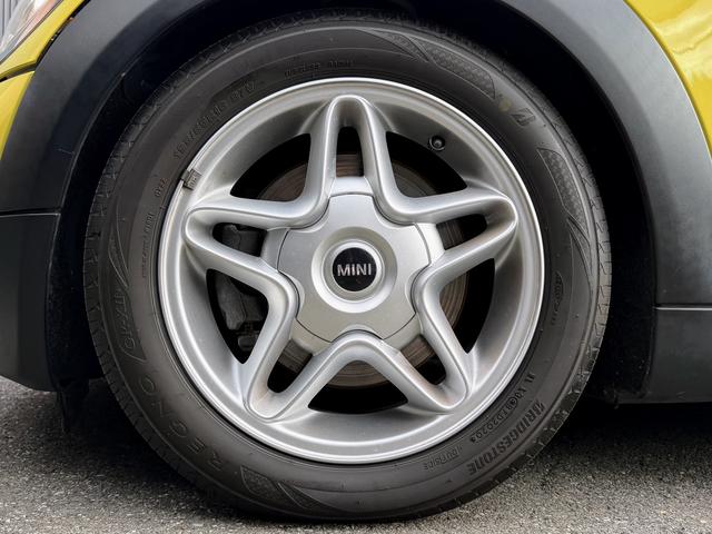 ＭＩＮＩ クーパーＳ　コンバーチブル　６速ＭＴ車／純正１６インチ／シートヒーター／ＥＴＣ／禁煙（21枚目）