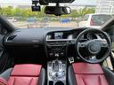 車内はとってもかっこいいデザインとなっております。