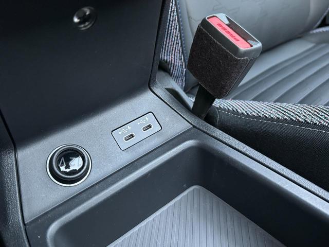ＭＩＮＩ カントリーマンＤ　クラシック・トリム　Ｍパッケージ　ハーマンカードンサウンド　黒革電動シート　シートヒーター　インテリアカメラ　ＨＤＤナビ　前後横トップカメラ　ステアリングヒーター　電動リヤゲート　１８ＡＷ　ヘッドアップＤ　ＡＣＣ　禁煙車（32枚目）
