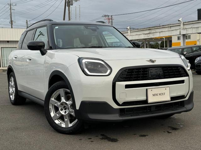 ＭＩＮＩ カントリーマンＤ　クラシック・トリム　Ｍパッケージ　ハーマンカードンサウンド　黒革電動シート　シートヒーター　インテリアカメラ　ＨＤＤナビ　前後横トップカメラ　ステアリングヒーター　電動リヤゲート　１８ＡＷ　ヘッドアップＤ　ＡＣＣ　禁煙車（56枚目）