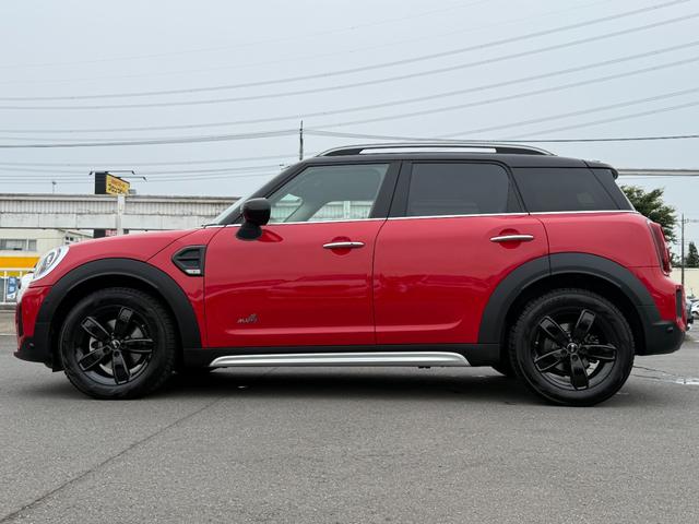 ＭＩＮＩ クーパーＤ　クロスオーバーオール４　クラシックトリム　タッチパネル式ＨＤＤナビ　リヤカメラ　アクティブクルコン　ドライビングアシスト　黒半革　シートヒーター　電動リヤゲート　１７インチＡＷ　アップルカープレイ　ワイヤレスチャージ　Ｂｌｕｅｔｏｏｔｈ　禁煙（77枚目）