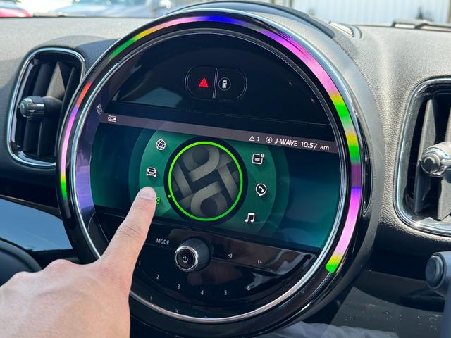 ＭＩＮＩ クーパーＤ　クロスオーバー　デジタルＰＫＧ　ペッパーＰＫＧ　タッチパネル式ＨＤＤナビ　リヤカメラ　電動リヤゲート　黒１８インチＡＷ　電動リヤゲート　ヘッドアップＤ　アクティブクルコン　ドライビングアシスト　ＥＴＣ２．０　禁煙車（18枚目）