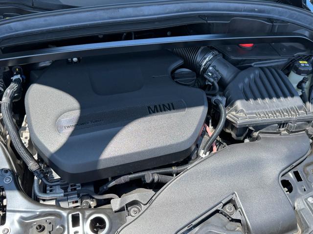 ＭＩＮＩ クーパーＤ　クロスオーバー　デジタルＰＫＧ　ペッパーＰＫＧ　タッチパネル式ＨＤＤナビ　リヤカメラ　電動リヤゲート　黒１８インチＡＷ　電動リヤゲート　ヘッドアップＤ　アクティブクルコン　ドライビングアシスト　ＥＴＣ２．０　禁煙車（41枚目）