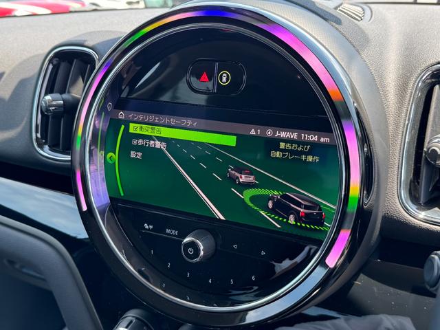 ＭＩＮＩ クーパーＤ　クロスオーバー　デジタルＰＫＧ　ペッパーＰＫＧ　タッチパネル式ＨＤＤナビ　リヤカメラ　電動リヤゲート　黒１８インチＡＷ　電動リヤゲート　ヘッドアップＤ　アクティブクルコン　ドライビングアシスト　ＥＴＣ２．０　禁煙車（53枚目）