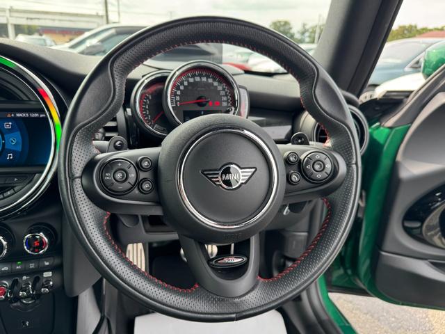 ＭＩＮＩ ジョンクーパーワークス　コンバーチブル　ユアーズソフトトップ　ピアノブラックエクステリア　アダプティブＬＥＤヘッドライト　１７インチＡＷ　ヘッドアップＤ　ＡＣＣ　Ｄアシスト　タッチパネルナビ　リヤカメラ　シートヒーター　１オーナ　禁煙車（18枚目）