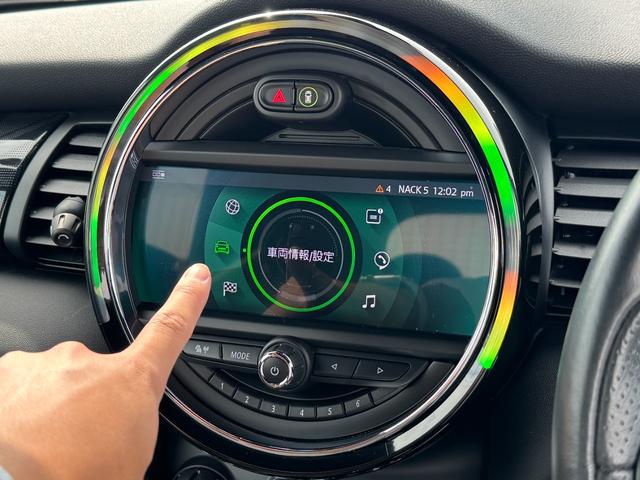 ＭＩＮＩ ジョンクーパーワークス　コンバーチブル　ユアーズソフトトップ　ピアノブラックエクステリア　アダプティブＬＥＤヘッドライト　１７インチＡＷ　ヘッドアップＤ　ＡＣＣ　Ｄアシスト　タッチパネルナビ　リヤカメラ　シートヒーター　１オーナ　禁煙車（26枚目）