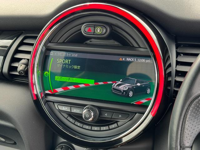 ＭＩＮＩ ジョンクーパーワークス　コンバーチブル　ユアーズソフトトップ　ピアノブラックエクステリア　アダプティブＬＥＤヘッドライト　１７インチＡＷ　ヘッドアップＤ　ＡＣＣ　Ｄアシスト　タッチパネルナビ　リヤカメラ　シートヒーター　１オーナ　禁煙車（52枚目）