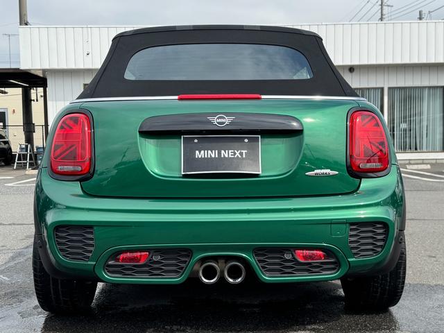 ＭＩＮＩ ジョンクーパーワークス　コンバーチブル　ユアーズソフトトップ　ピアノブラックエクステリア　アダプティブＬＥＤヘッドライト　１７インチＡＷ　ヘッドアップＤ　ＡＣＣ　Ｄアシスト　タッチパネルナビ　リヤカメラ　シートヒーター　１オーナ　禁煙車（66枚目）