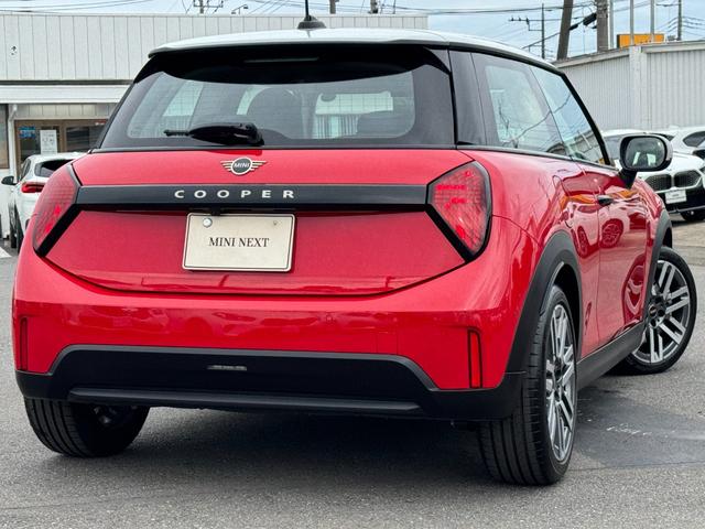 MINI クーパーC クラシック・トリム ヘッドアップD ACC Dアシスト ステアリングヒーター シートヒーター タッチパネルナビ リヤカメラ アップルカープレイ ワイヤレスチャージ Bluetooth ETC2.0 17インチAW 禁煙車(6枚目)