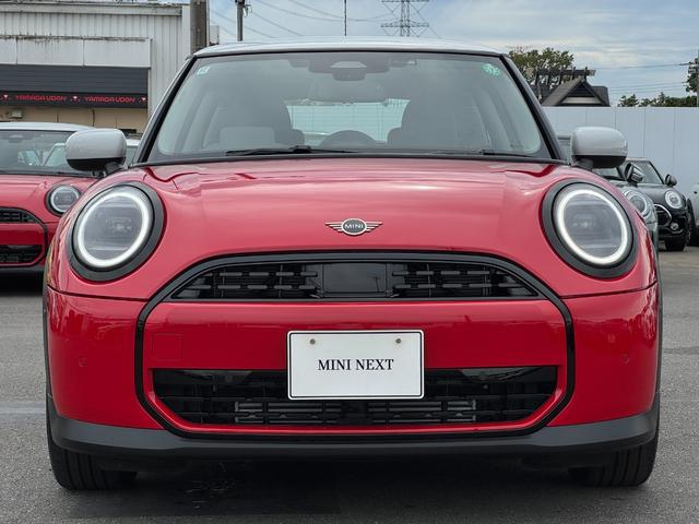MINI クーパーC クラシック・トリム ヘッドアップD ACC Dアシスト ステアリングヒーター シートヒーター タッチパネルナビ リヤカメラ アップルカープレイ ワイヤレスチャージ Bluetooth ETC2.0 17インチAW 禁煙車(7枚目)