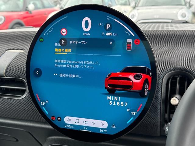 MINI クーパーC クラシック・トリム ヘッドアップD ACC Dアシスト ステアリングヒーター シートヒーター タッチパネルナビ リヤカメラ アップルカープレイ ワイヤレスチャージ Bluetooth ETC2.0 17インチAW 禁煙車(22枚目)