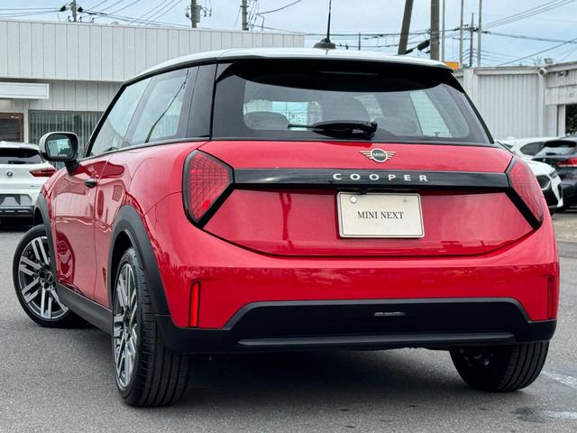 MINI クーパーC クラシック・トリム ヘッドアップD ACC Dアシスト ステアリングヒーター シートヒーター タッチパネルナビ リヤカメラ アップルカープレイ ワイヤレスチャージ Bluetooth ETC2.0 17インチAW 禁煙車(59枚目)