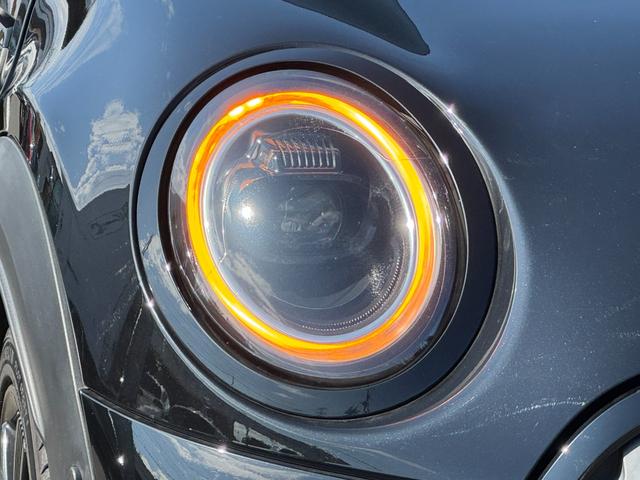 ＭＩＮＩ クーパーＳ　クラシック・トリム　黒エクステリア　黒１７インチＡＷ　黒ルーフ　タッチパネルナビ　リヤカメラ　デジタルメーター　黒半革シート　シートヒーター　Ｂｌｕｅｔｏｏｔｈ　ＥＴＣ２．０　ＡＣＣ　Ｄアシスト　禁煙車（13枚目）