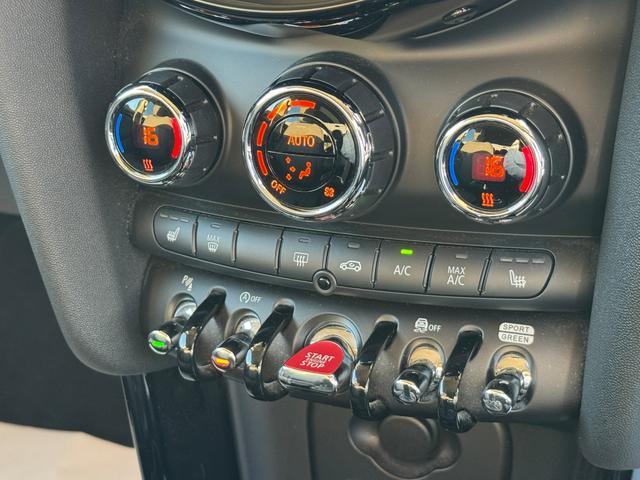 ＭＩＮＩ クーパーＳ　クラシック・トリム　黒エクステリア　黒１７インチＡＷ　黒ルーフ　タッチパネルナビ　リヤカメラ　デジタルメーター　黒半革シート　シートヒーター　Ｂｌｕｅｔｏｏｔｈ　ＥＴＣ２．０　ＡＣＣ　Ｄアシスト　禁煙車（69枚目）