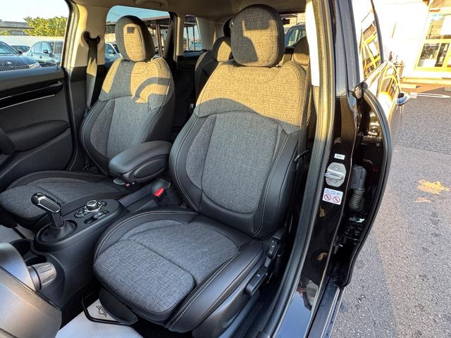 ＭＩＮＩ クーパーＳ　クラシック・トリム　黒エクステリア　黒１７インチＡＷ　黒ルーフ　タッチパネルナビ　リヤカメラ　デジタルメーター　黒半革シート　シートヒーター　Ｂｌｕｅｔｏｏｔｈ　ＥＴＣ２．０　ＡＣＣ　Ｄアシスト　禁煙車（75枚目）