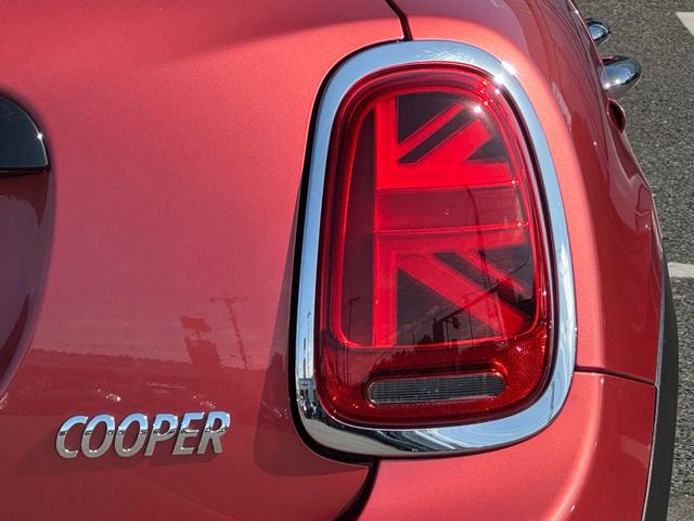 MINI クーパー ローズウッドエディション 日本全国200台限定車 タッチパネルナビ リヤカメラ Bluetooth 16インチアルミ クロスレザレットシート コンフォートアクセス 黒16インチAW 禁煙車(12枚目)