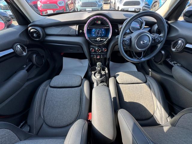 MINI クーパー ローズウッドエディション 日本全国200台限定車 タッチパネルナビ リヤカメラ Bluetooth 16インチアルミ クロスレザレットシート コンフォートアクセス 黒16インチAW 禁煙車(16枚目)