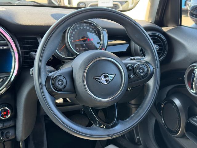 MINI クーパー ローズウッドエディション 日本全国200台限定車 タッチパネルナビ リヤカメラ Bluetooth 16インチアルミ クロスレザレットシート コンフォートアクセス 黒16インチAW 禁煙車(17枚目)