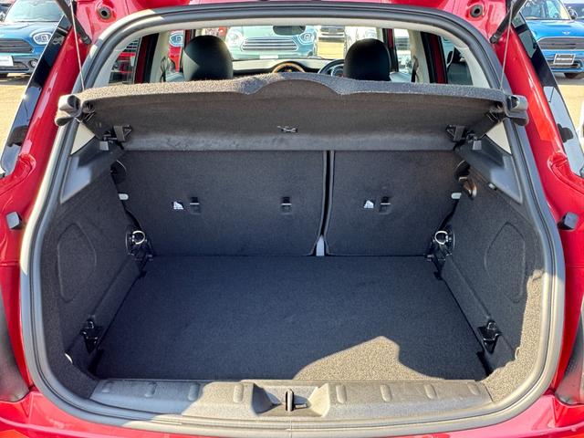 MINI クーパー ローズウッドエディション 日本全国200台限定車 タッチパネルナビ リヤカメラ Bluetooth 16インチアルミ クロスレザレットシート コンフォートアクセス 黒16インチAW 禁煙車(36枚目)