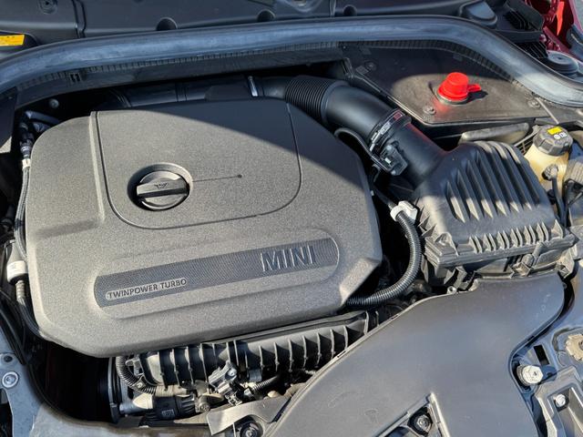 MINI クーパー ローズウッドエディション 日本全国200台限定車 タッチパネルナビ リヤカメラ Bluetooth 16インチアルミ クロスレザレットシート コンフォートアクセス 黒16インチAW 禁煙車(39枚目)