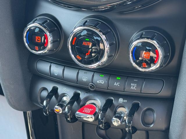 MINI クーパー ローズウッドエディション 日本全国200台限定車 タッチパネルナビ リヤカメラ Bluetooth 16インチアルミ クロスレザレットシート コンフォートアクセス 黒16インチAW 禁煙車(63枚目)