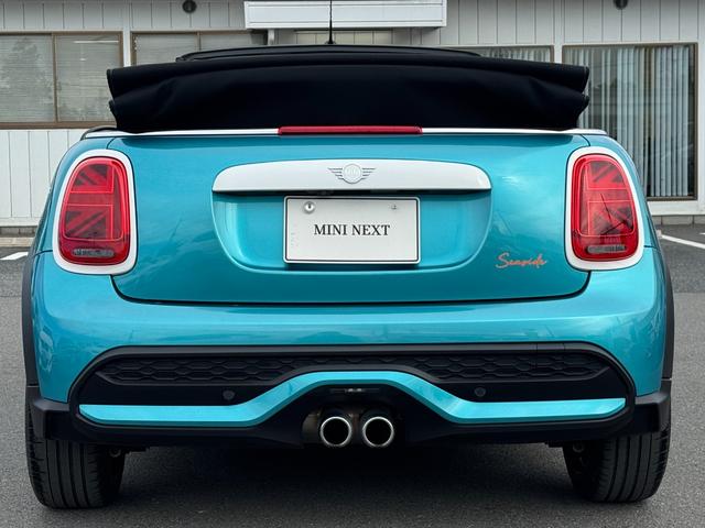 ＭＩＮＩ クーパーＳ　コンバーチブル　シーサイド・エディション　タッチパネルナビ　リヤカメラ　アップルカープレイ　ワイヤレスチャージ　Ｂｌｕｅｔｏｏｔｈ　レザーシート　シートヒーター　クルコン　ドライビングアシスト　１８インチＡＷ　黒電動幌　オープンタイマー　禁煙（12枚目）