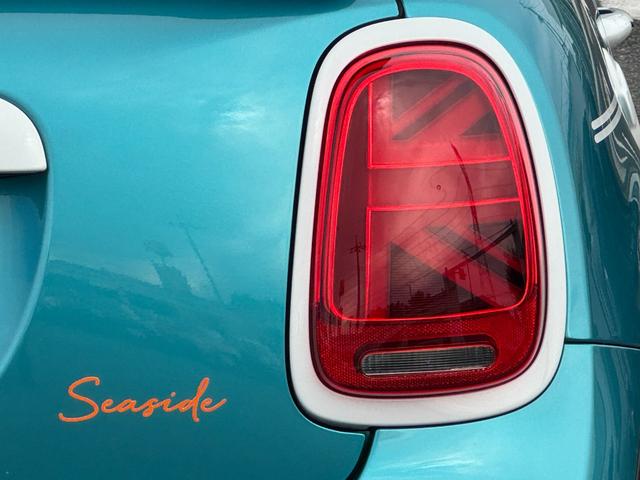 ＭＩＮＩ クーパーＳ　コンバーチブル　シーサイド・エディション　タッチパネルナビ　リヤカメラ　アップルカープレイ　ワイヤレスチャージ　Ｂｌｕｅｔｏｏｔｈ　レザーシート　シートヒーター　クルコン　ドライビングアシスト　１８インチＡＷ　黒電動幌　オープンタイマー　禁煙（13枚目）