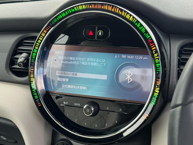ＭＩＮＩ クーパーＳ　コンバーチブル　シーサイド・エディション　タッチパネルナビ　リヤカメラ　アップルカープレイ　ワイヤレスチャージ　Ｂｌｕｅｔｏｏｔｈ　レザーシート　シートヒーター　クルコン　ドライビングアシスト　１８インチＡＷ　黒電動幌　オープンタイマー　禁煙（29枚目）