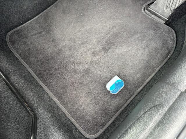 ＭＩＮＩ クーパーＳ　コンバーチブル　シーサイド・エディション　タッチパネルナビ　リヤカメラ　アップルカープレイ　ワイヤレスチャージ　Ｂｌｕｅｔｏｏｔｈ　レザーシート　シートヒーター　クルコン　ドライビングアシスト　１８インチＡＷ　黒電動幌　オープンタイマー　禁煙（38枚目）