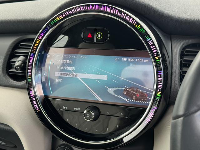ＭＩＮＩ クーパーＳ　コンバーチブル　シーサイド・エディション　タッチパネルナビ　リヤカメラ　アップルカープレイ　ワイヤレスチャージ　Ｂｌｕｅｔｏｏｔｈ　レザーシート　シートヒーター　クルコン　ドライビングアシスト　１８インチＡＷ　黒電動幌　オープンタイマー　禁煙（61枚目）
