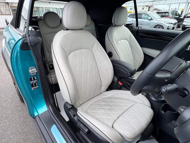 ＭＩＮＩ クーパーＳ　コンバーチブル　シーサイド・エディション　タッチパネルナビ　リヤカメラ　アップルカープレイ　ワイヤレスチャージ　Ｂｌｕｅｔｏｏｔｈ　レザーシート　シートヒーター　クルコン　ドライビングアシスト　１８インチＡＷ　黒電動幌　オープンタイマー　禁煙（77枚目）