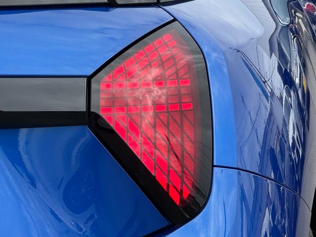 ＭＩＮＩ クーパーＥ　クラシック・トリム　弊社レンタ登録デモカー　クラシックトリム　ヘッドアップＤ　クルーズコントロール　Ｄアシスト　シートヒーター　ステアリングヒーター　タッチパネルナビ　リヤカメラ　ワイヤレスチャージ　ＥＴＣ　１７ＡＷ（12枚目）