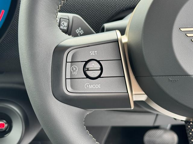 ＭＩＮＩ クーパーＥ　クラシック・トリム　弊社レンタ登録デモカー　クラシックトリム　ヘッドアップＤ　クルーズコントロール　Ｄアシスト　シートヒーター　ステアリングヒーター　タッチパネルナビ　リヤカメラ　ワイヤレスチャージ　ＥＴＣ　１７ＡＷ（18枚目）